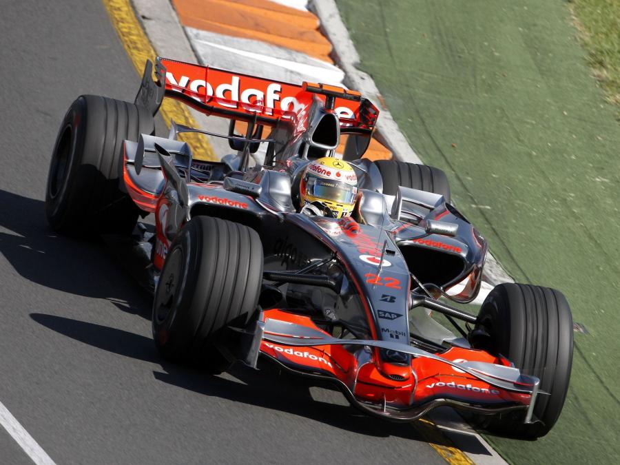  McLaren Mercedes-Benz MP4-23 2008 года  (фото 9 из 16)